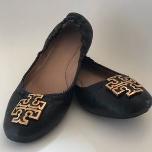Tory Burch Pebbled Leather Monogram Flats - Black
